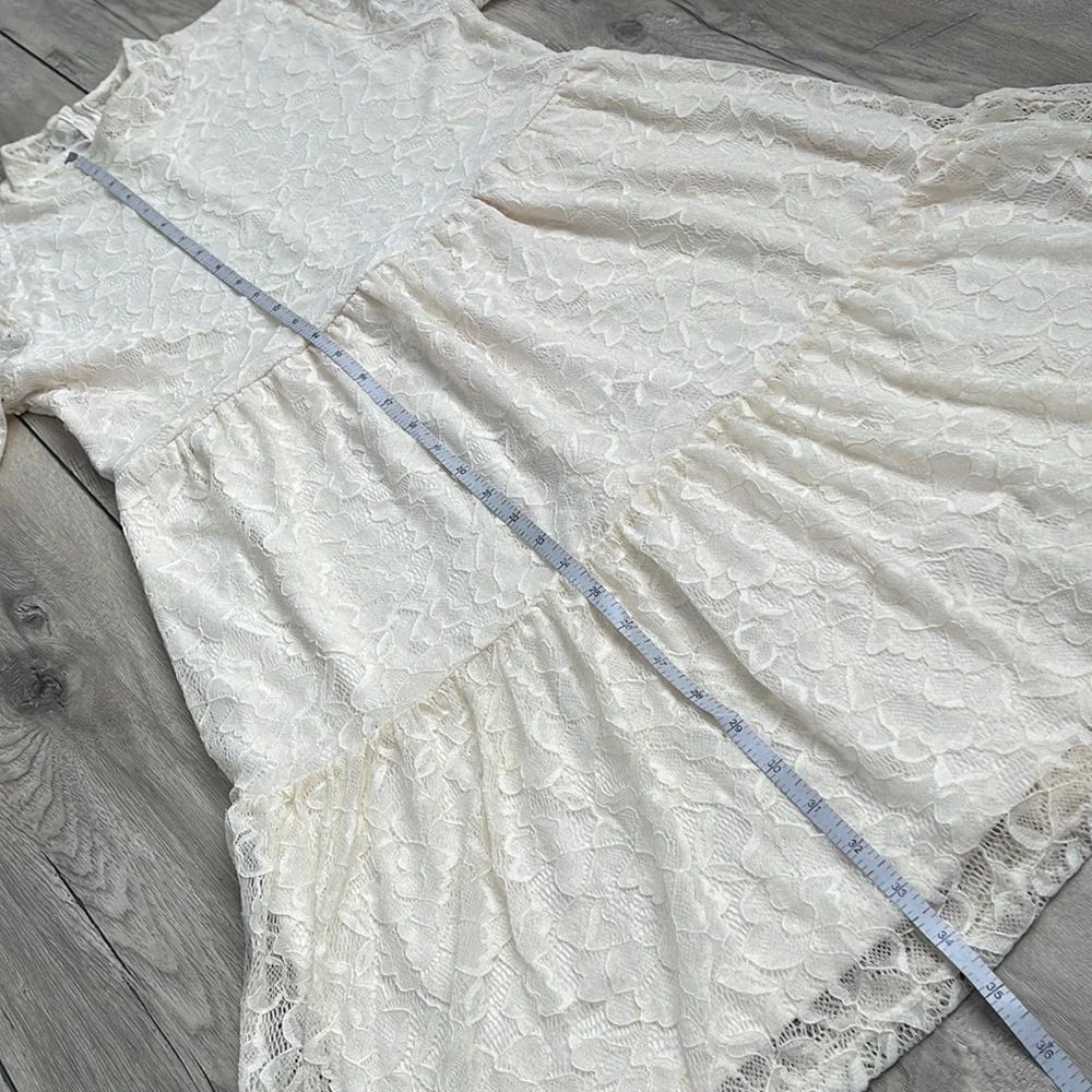 Art Class Girl Cream / Gold Stretch Lace Dress Size XL (14/16)